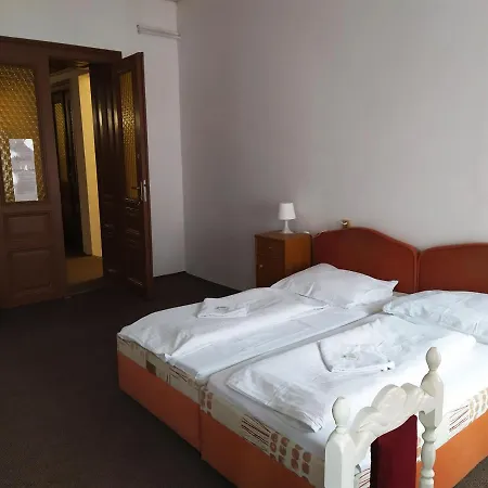 بيت شباب Tourist Maria *